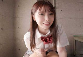 Nữ sinh xinh đẹp giật người yêu của bạn thânm